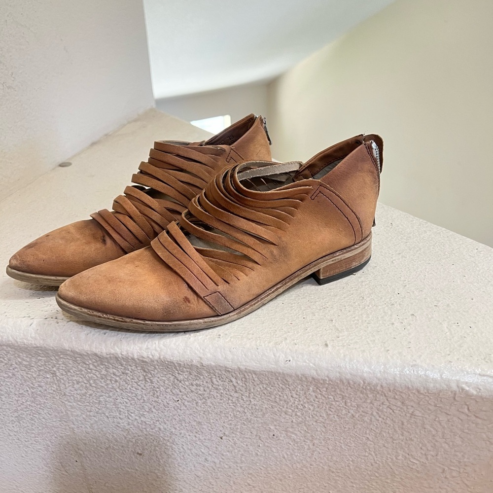 Free People Lost Valley Strappy brown leather Ankle Booties size 39 US 8.5